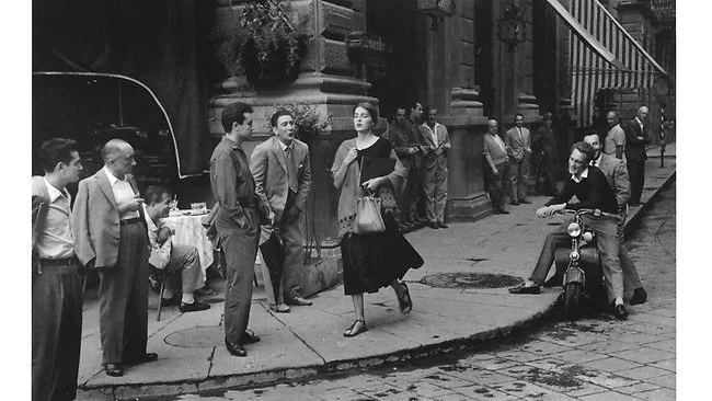 Storia di una foto: “An american girl in Italy” di Ruth Orkin